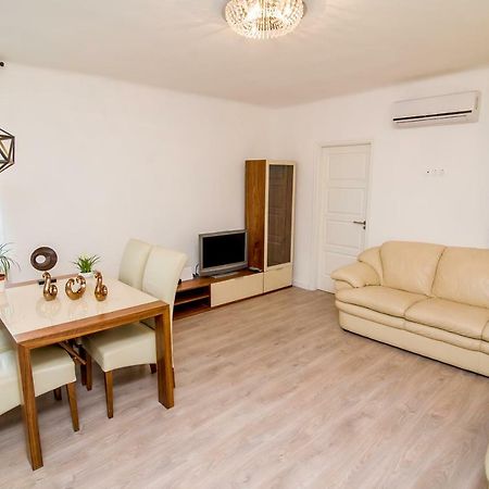 Choosy City Flat บูดาเปสต์ ภายนอก รูปภาพ